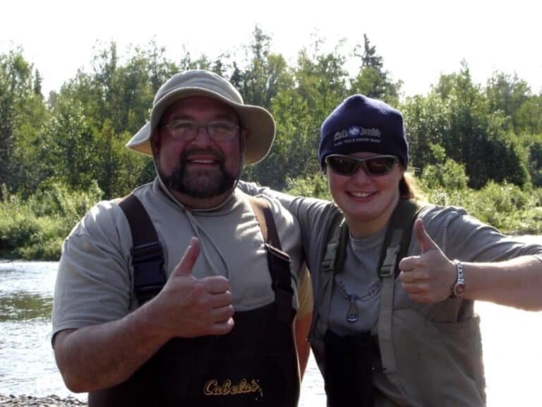 Alaska fishing guests give the thumbs up in review of Wilderness Place Lodge.